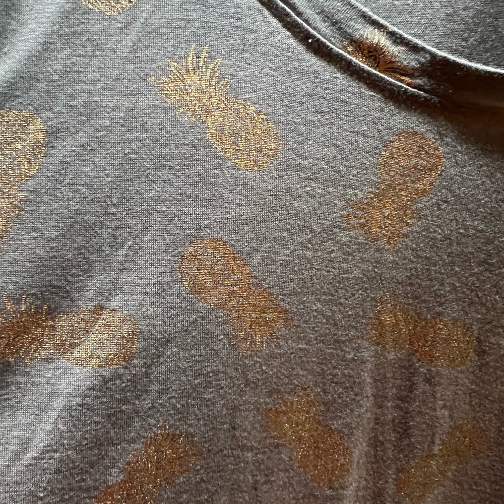 Boho Gray Pineapple Print Sleeveless Tank Top | Ruched Side Detail - Picture 3 of 8